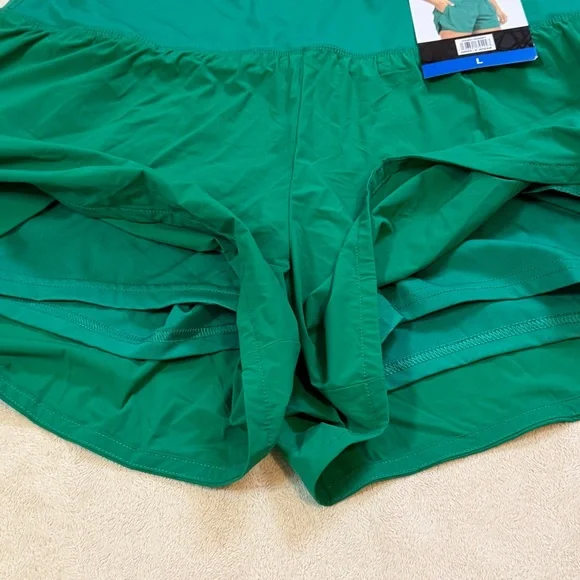 NWT - Spyder Athletic / Running Shorts - Women’s L - Moisture Wicking w Pockets - Picture 4 of 6